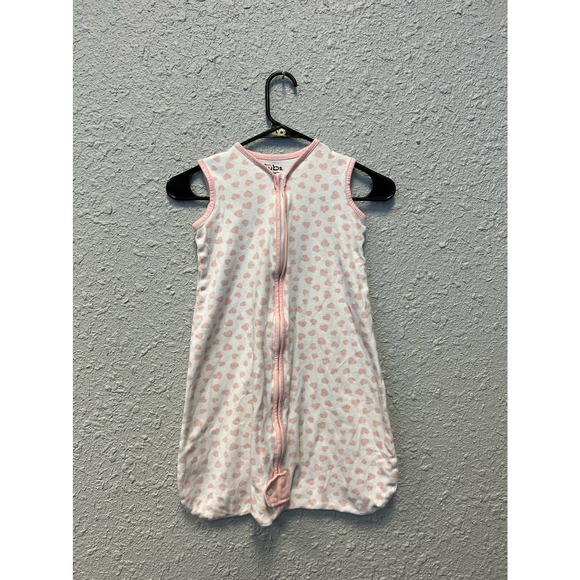 Baby Girl Comfy Cubs Heart Sleeper One Piece Size Medium 6-12 Months - Picture 1 of 5